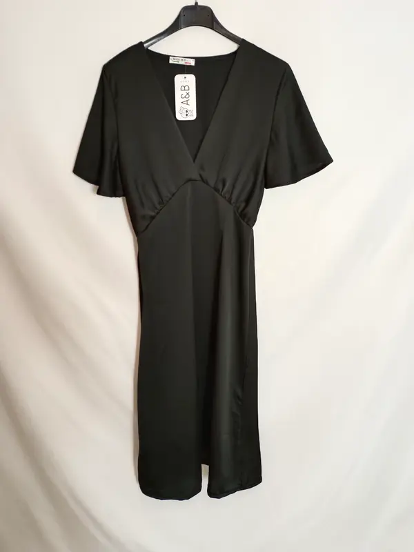 A&B SHOP.  Vestido negro satinado Tu(s)