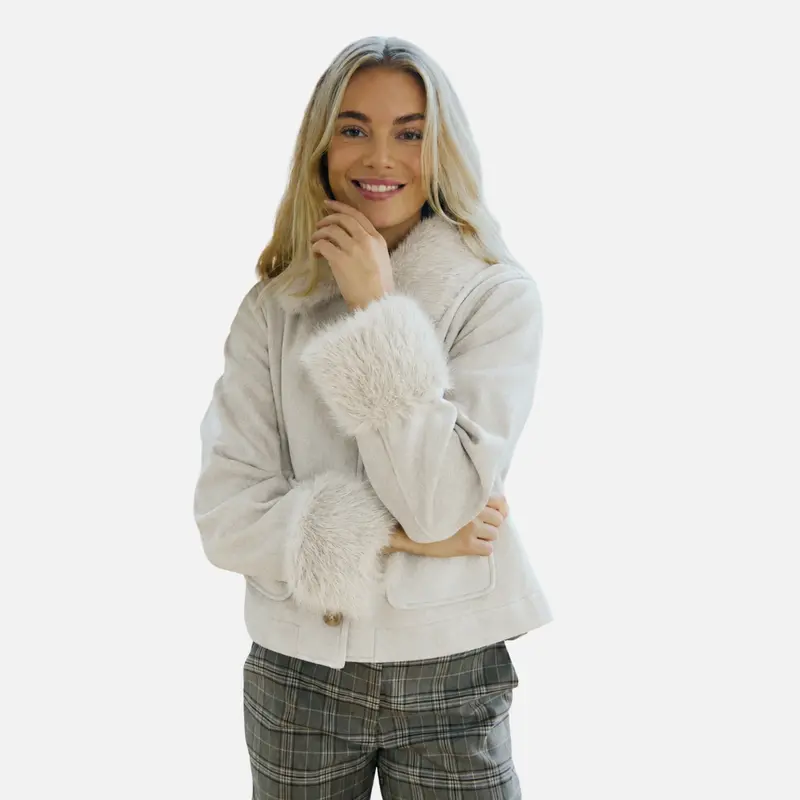 Abrigo de pelo en cuello y puños – Freequent