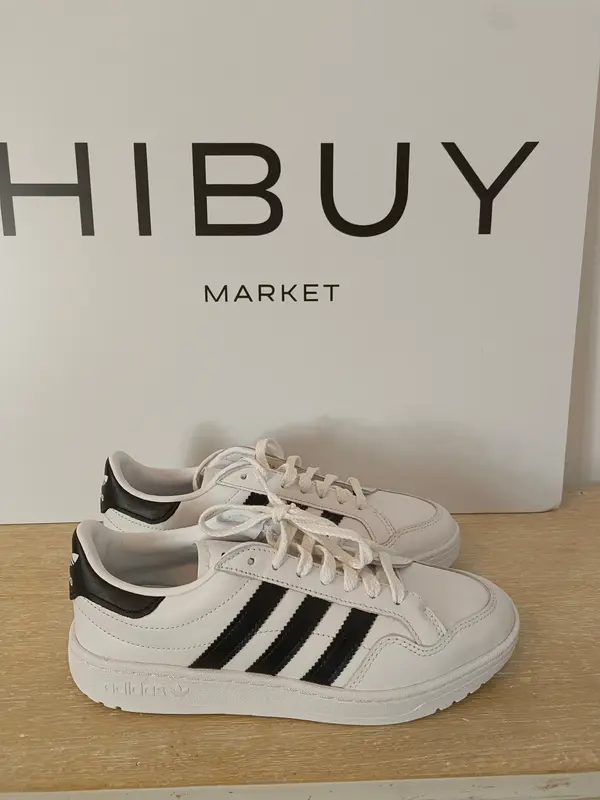ADIDAS. Zapatillas blancas detalles negros T.38 (2/3)