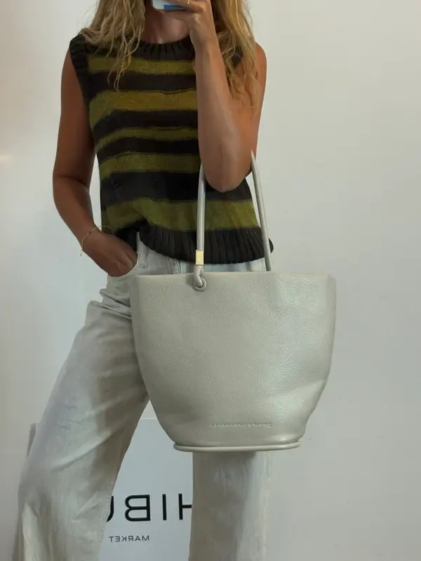ADOLFO DOMINGUEZ. Bolso tote beige claro