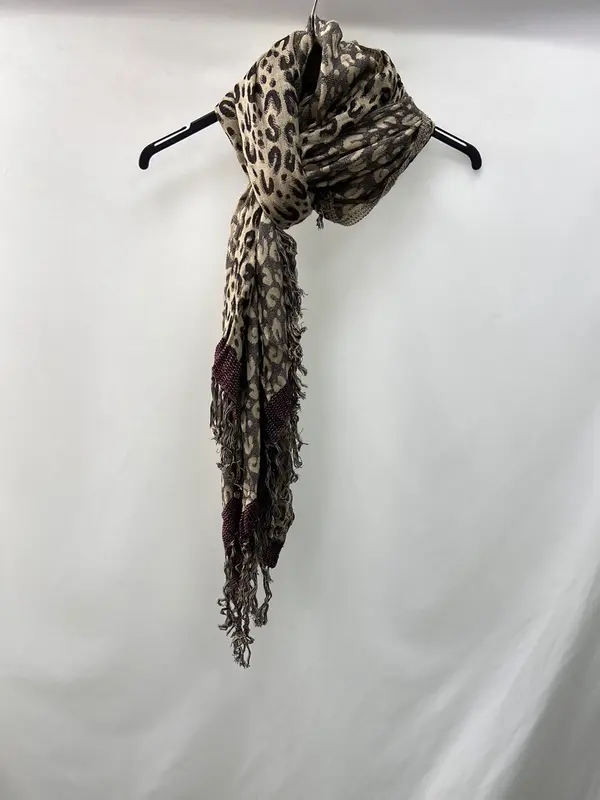 ADOLFO DOMÍNGUEZ.Pasmina animal print