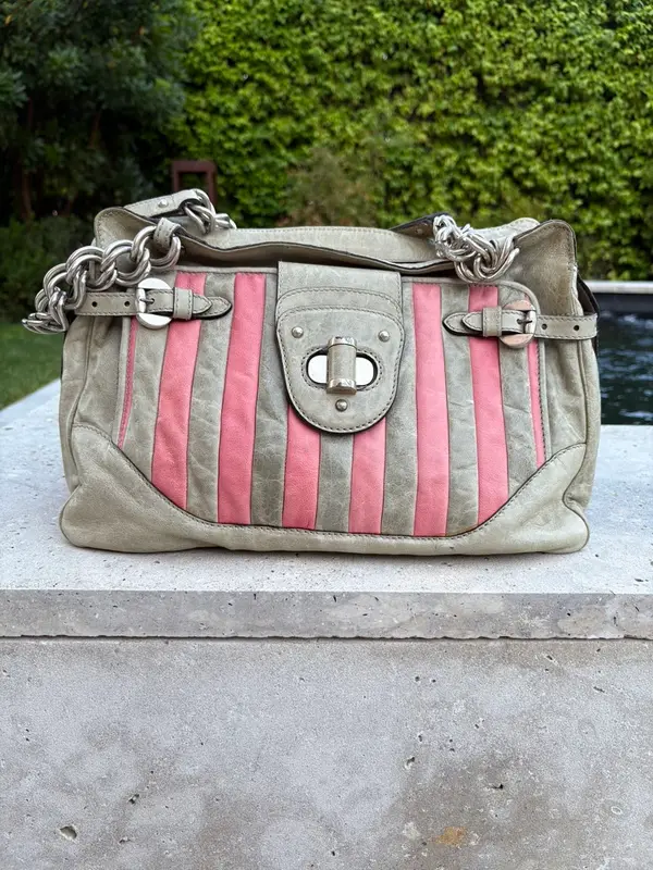 ALEXANDER McQUEEN. Bolso de hombro vintage bicolor Y2K
