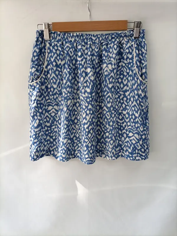 ALFREDANDSISTERS. Falda corta azul y blanca T.36