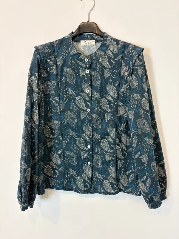 ALGO BONITO. Blusa estampada verdes. T S