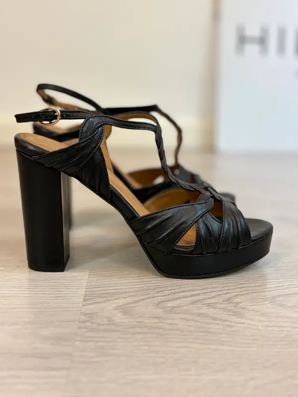ALI-JO. Sandalia negra trenzada. T 40