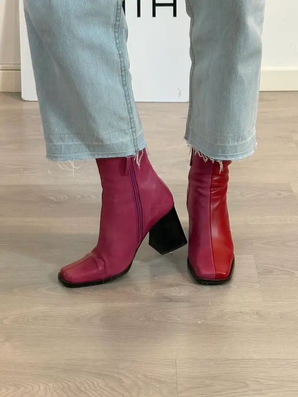 ALOHAS. Botines bicolor piel. T 40