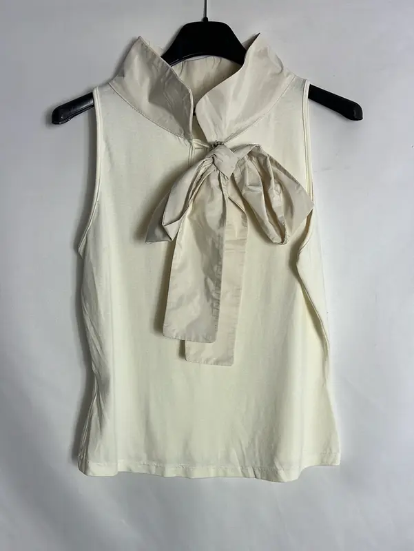 AMAYA ARZUAGA. Top doble textura lazada