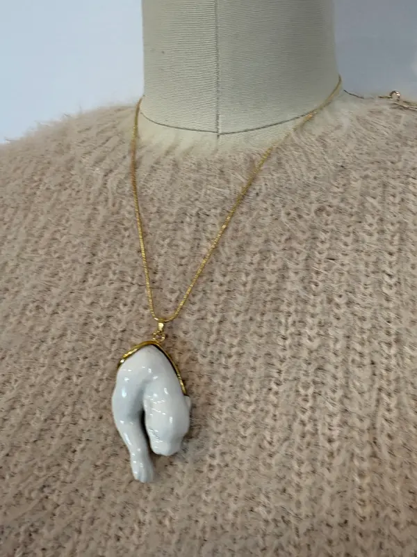 ANDRÉS GALLARDO. Gargantilla con diseño pantera