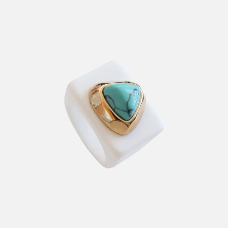 Anillo blanco turquenita