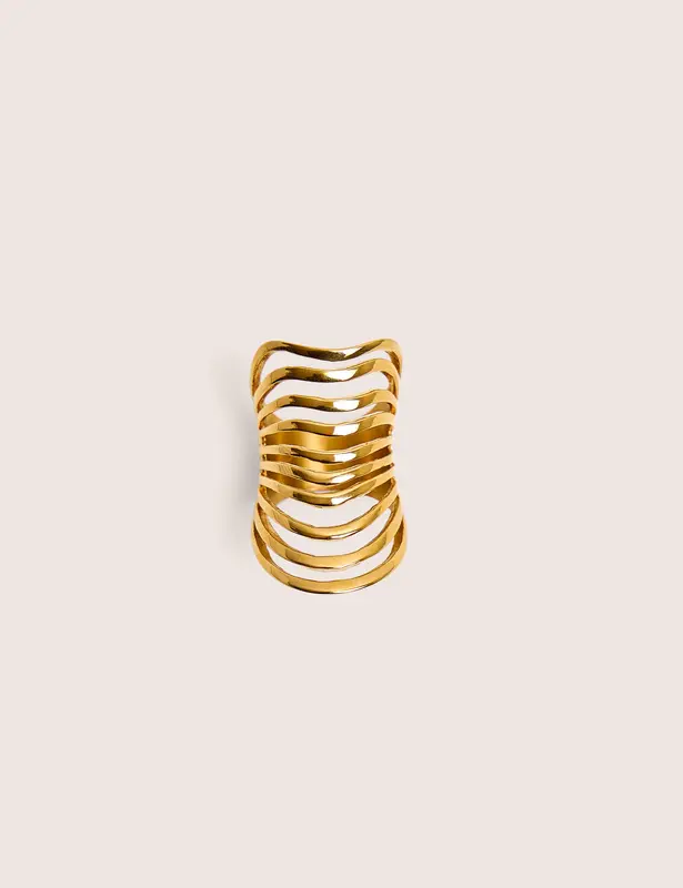 Anillo de oro apilado