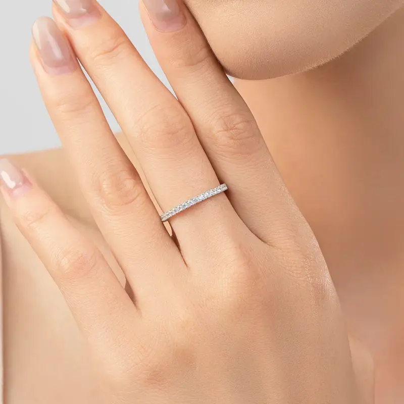 Anillo Eternidad Minimal Luminoso