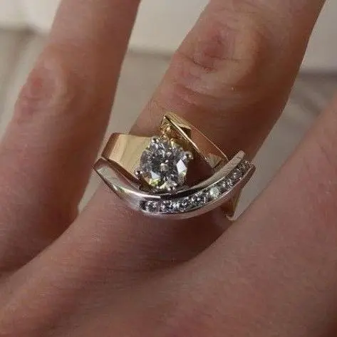 Anillo Fusión Dorada™ – Forma Libre y Destello