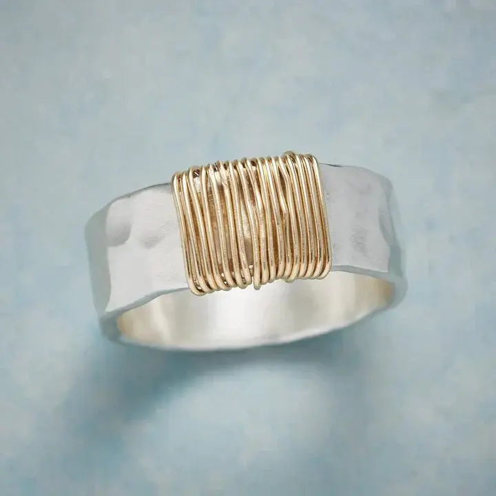 Anillo Vintage en Oro y Plata Atemporal