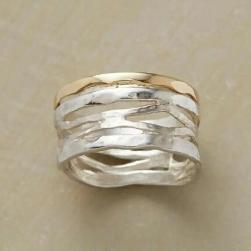 Anillo Vintage Perforado en Oro y Plata