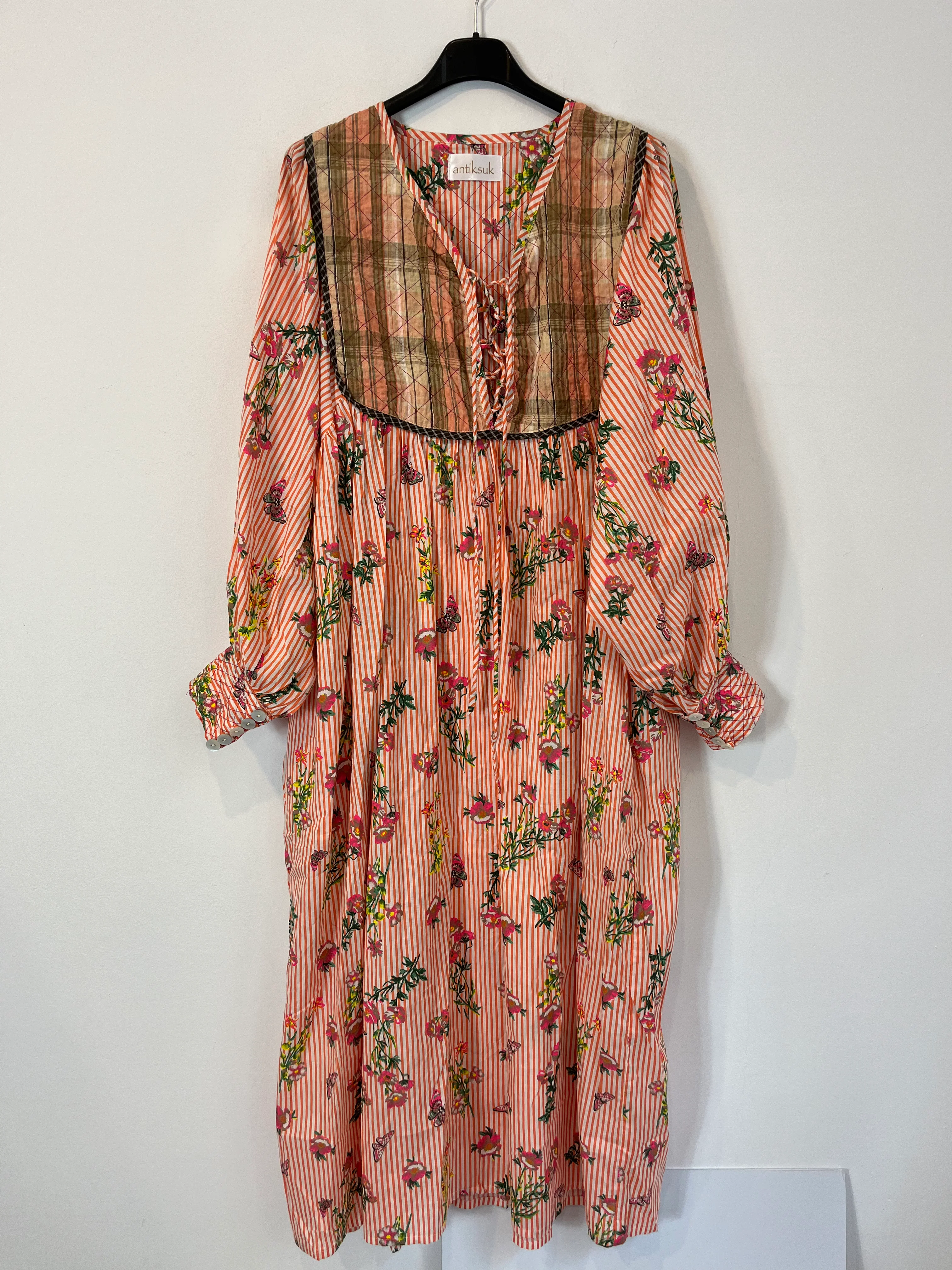 ANTIKSUK. Vestido largo rayas. TU (M/L)