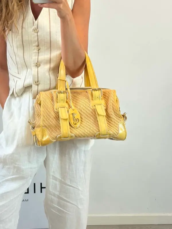 BALLY. Bolso amarillo doble textura