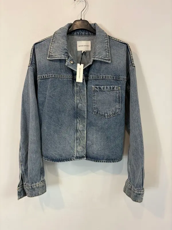BANANA REPUBLIC. Cazadora denim bolsillos