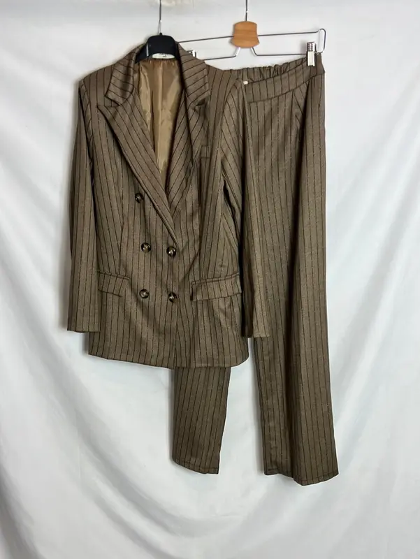 BASYCO JEREZ. Total look marrón jaspeado hilos brillo. T S