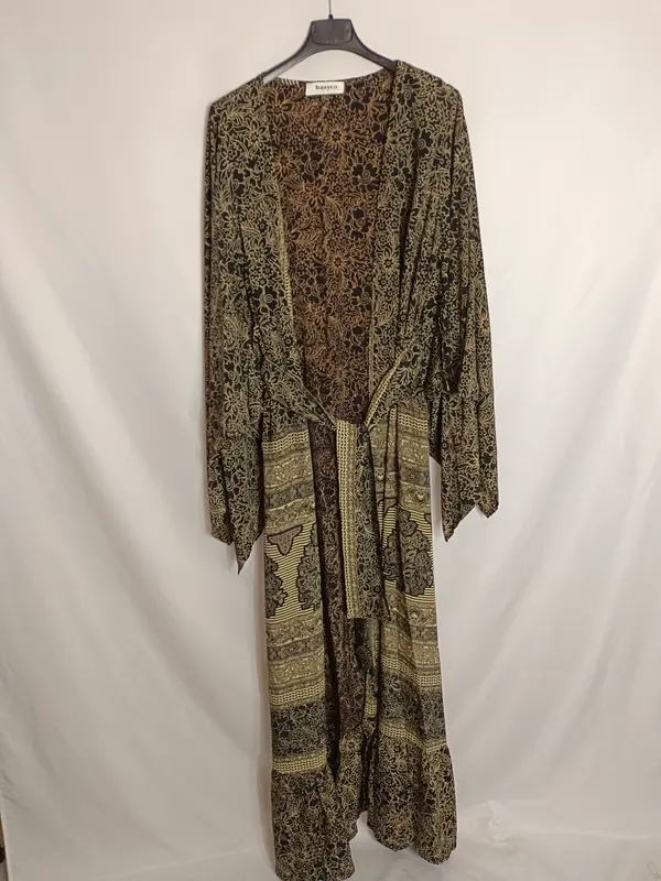 BASYCO. Kimono negro flores TU(m)