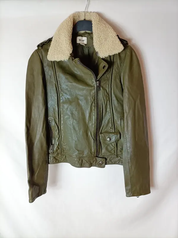 BELAIR. Chaqueta piel verde oscuro. T 1 (36)