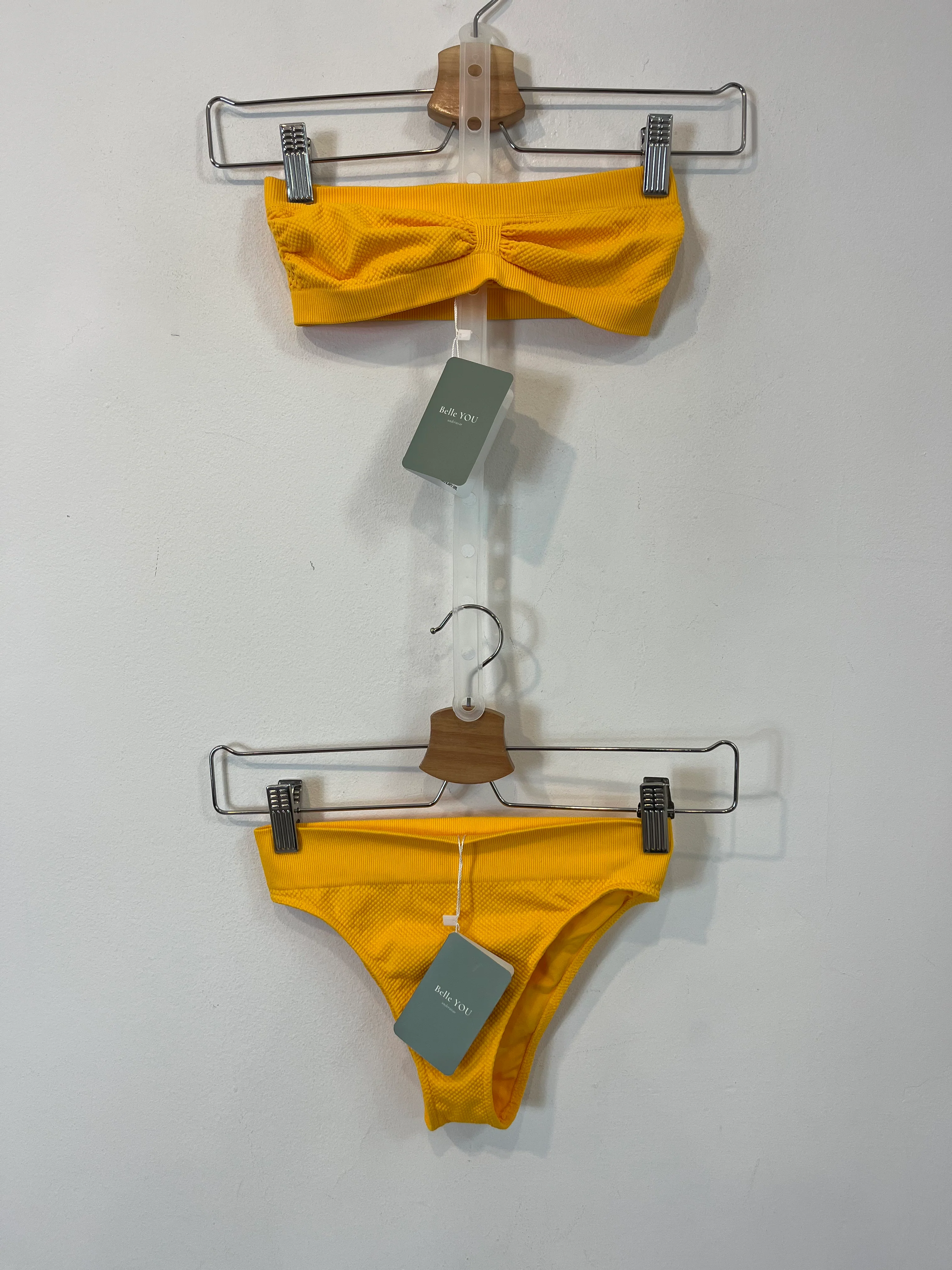 BELLE YOU. BikinI amarillo textura T. xs/s