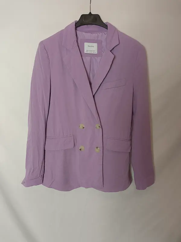 BERSHKA. Blazer fluida morada T.xs