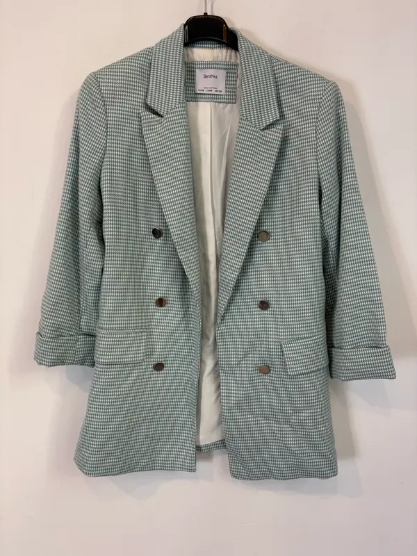BERSHKA. Blazer pata de gallo verde agua. T M