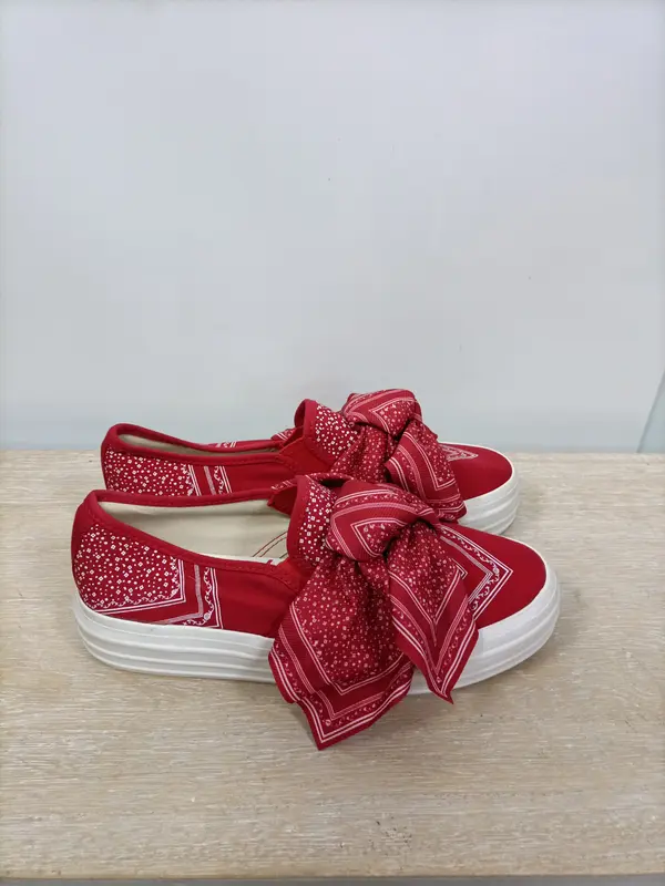 BERSHKA. Zapatillas lona lazada T.37