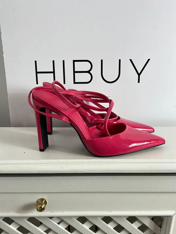 BERSHKA. Zapatos rosas talón descubierto. T 39