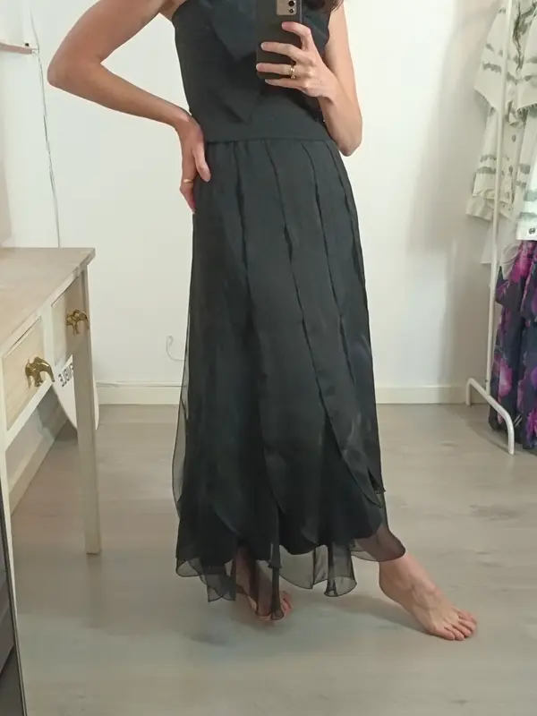 BIMANI. Falda midi negra pétalos T.32