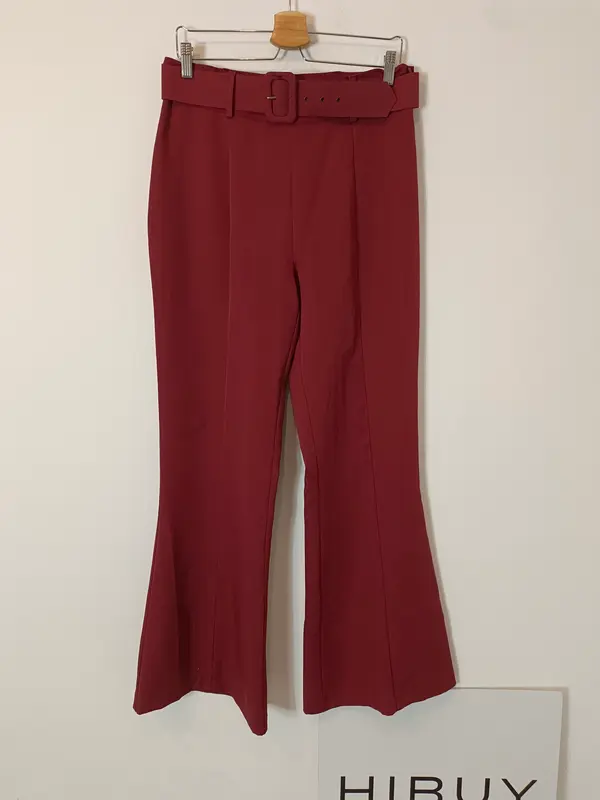 BIMANI. Pantalón burdeos campana T.44