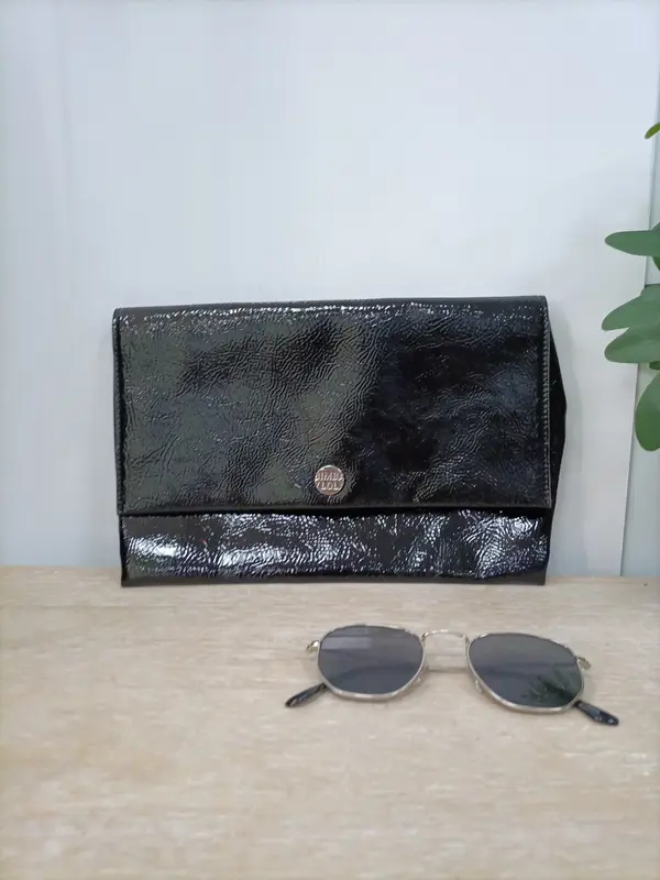 BIMBA Y LOLA. Bolso de mano negro