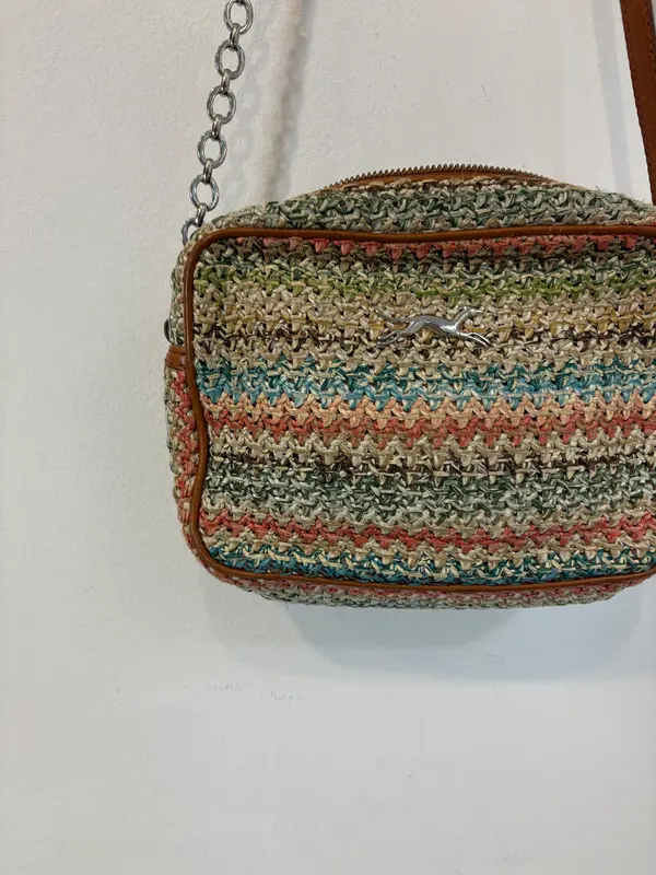BIMBA Y LOLA. Bolso trenzado colores