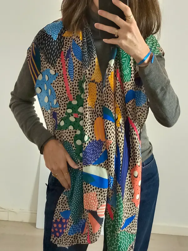 BIMBA Y LOLA. Pañuelo multiestampado