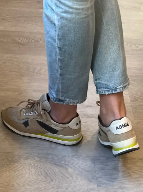 BIMBA Y LOLA. Zapatillas deportivas tonos beiges. T 40
