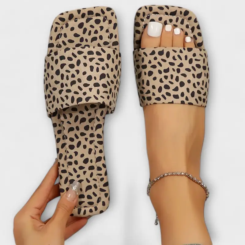 Blanca™ – Sandalia Safari Flat