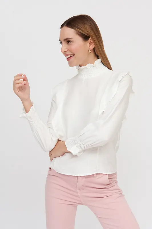Blusa Cuello Alto Blanca