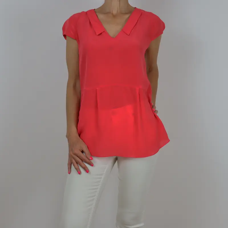 Blusa de seda manga corta color coral