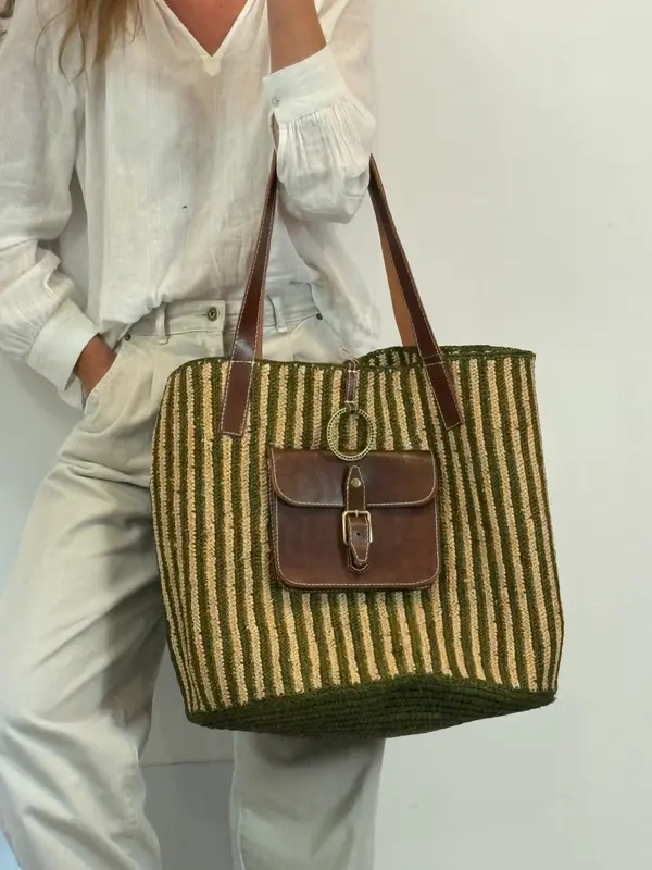 Bolso maxi rafia con piel