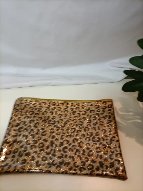 BONTON. Bolso animal print