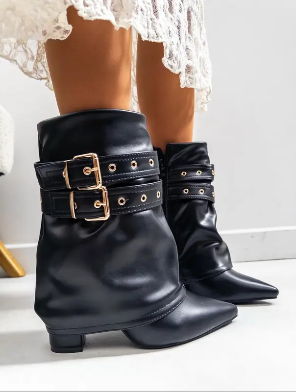 Bota negra hebilla