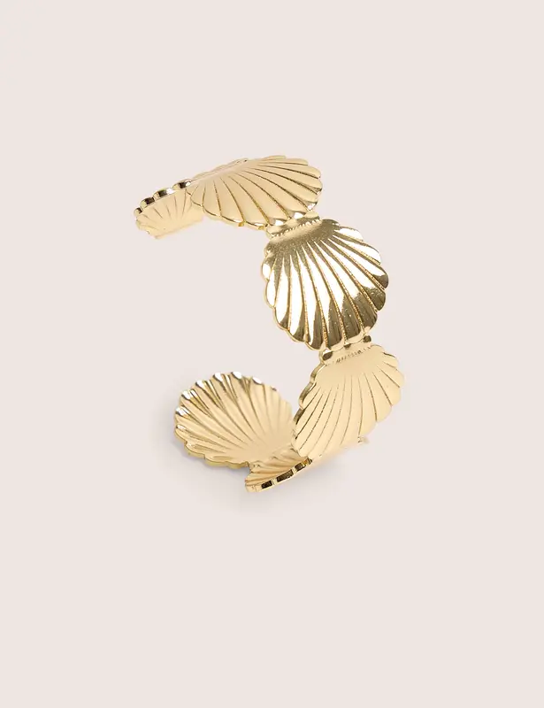 Brazalete de Conchas en Dorado