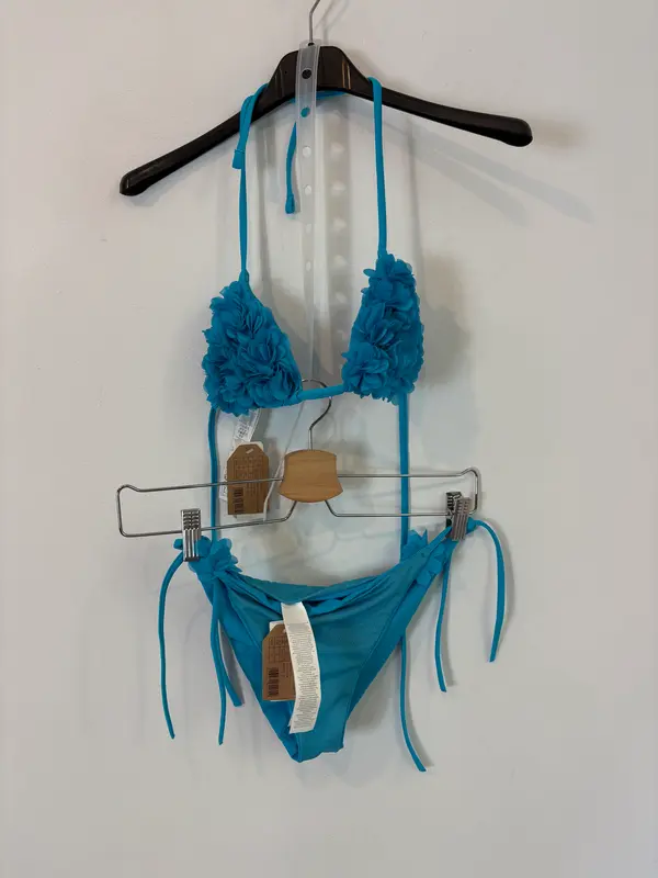 CALZEDONIA. Bikini azul turquesa pétalos. T XS/S