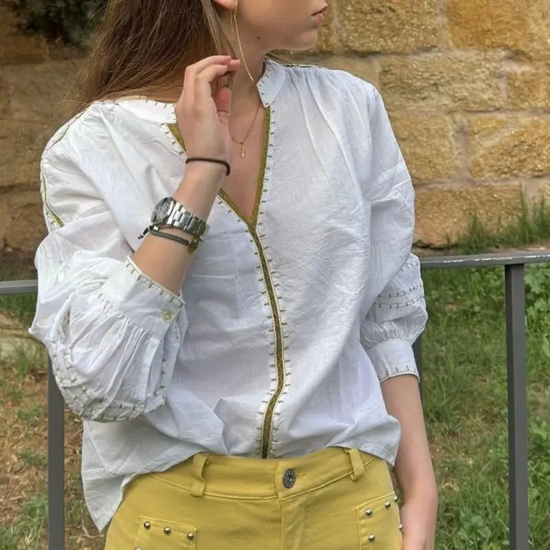Camisa Blanca con detalles en verde oliva