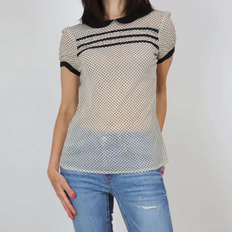 Camisa de manga corta lunares