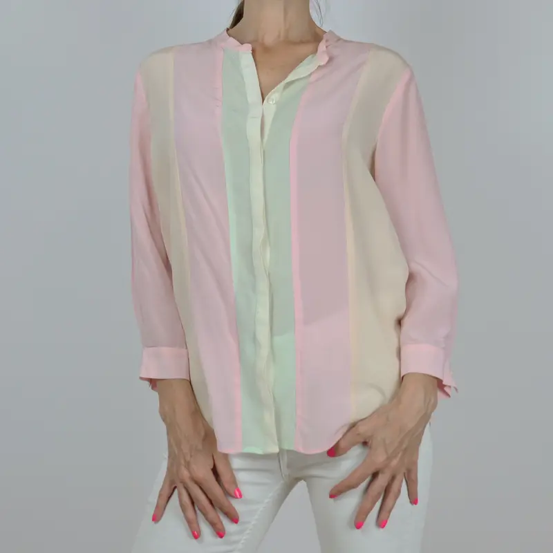 Camisa de rayas en tonos pastel