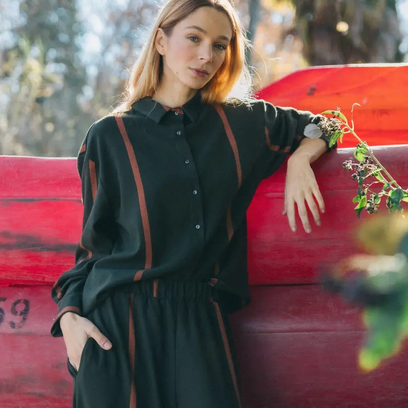 Camisa verde oscuro con rayas teja - PAN