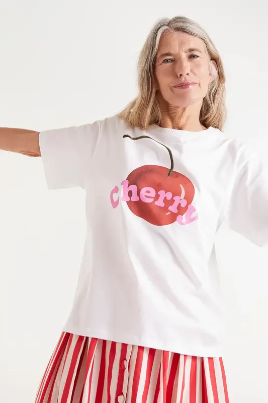 CAMISETA CON CEREZA