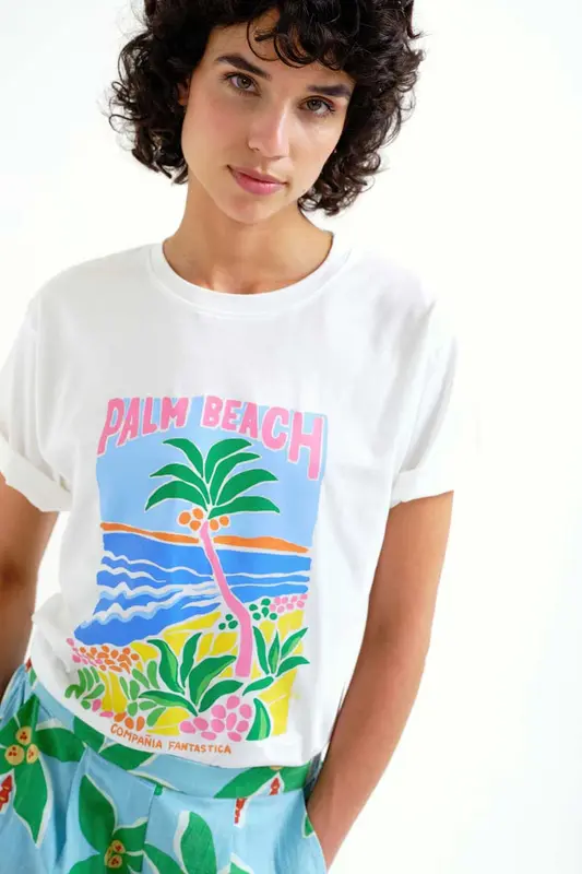 CAMISETA CON ESTAMPADO PALMERAS