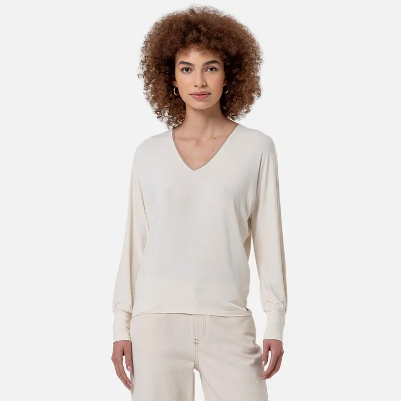 Camiseta de bambú cuello pico color crudo - Surkana